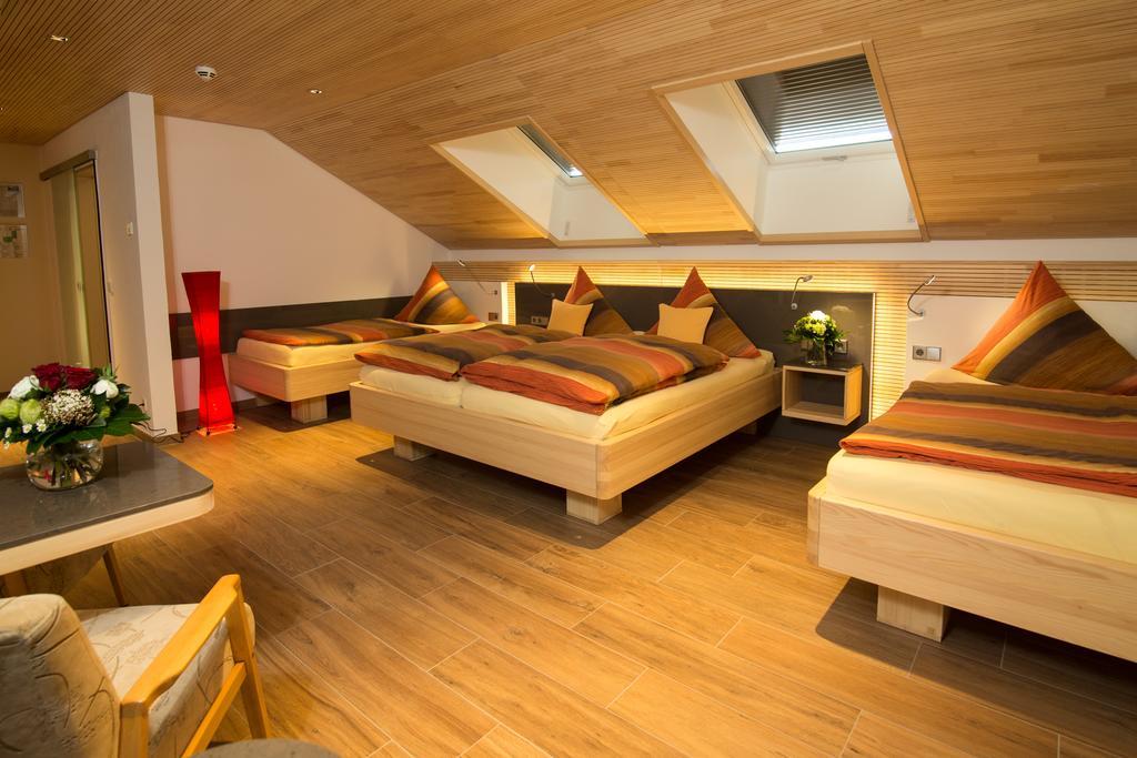 Hotel Garni Jaegerhof زيغمارينغن الغرفة الصورة