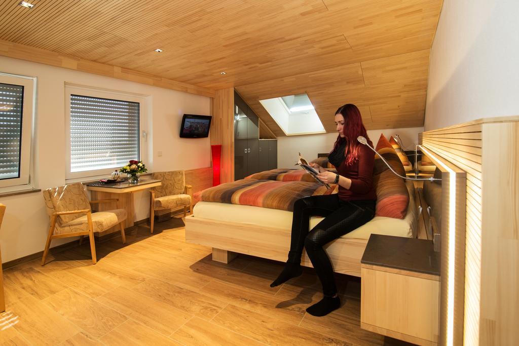 Hotel Garni Jaegerhof زيغمارينغن الغرفة الصورة