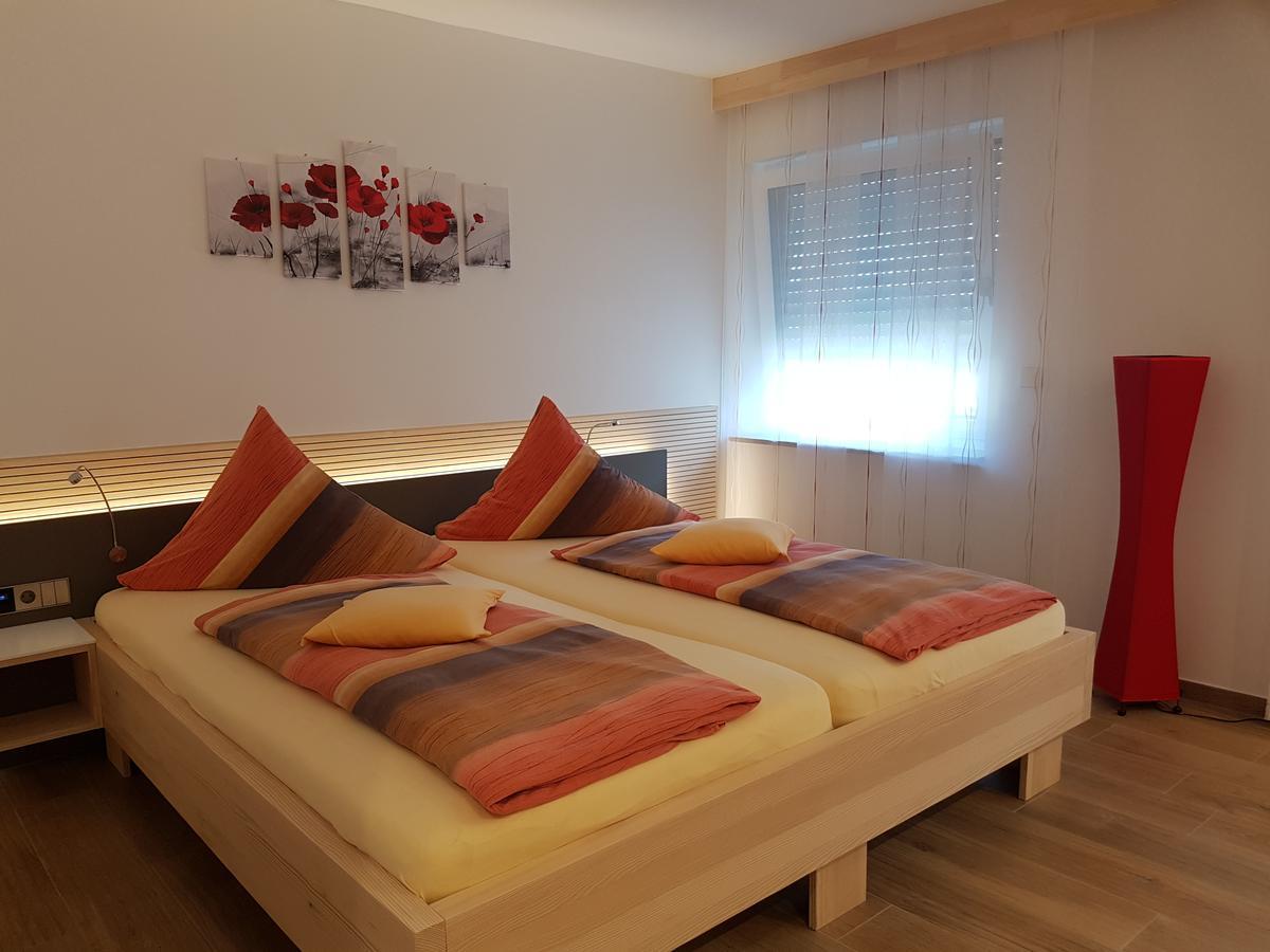 Hotel Garni Jaegerhof زيغمارينغن المظهر الخارجي الصورة