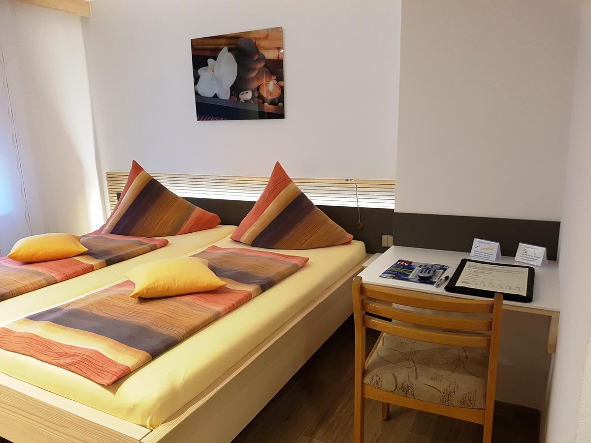 Hotel Garni Jaegerhof زيغمارينغن المظهر الخارجي الصورة